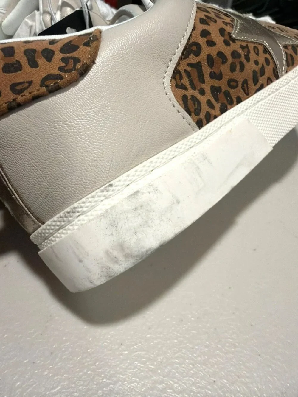 Leopard Print Sneakers With Metallic Star Accent Kids Size 4 New